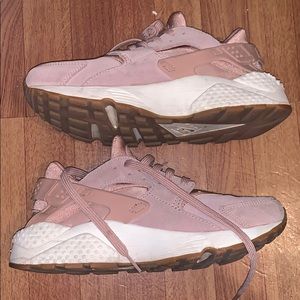 Nike hurachanes